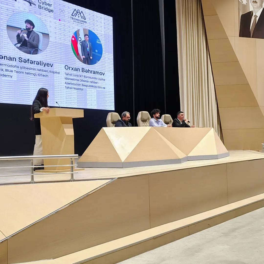 Bakı Gənclər Mərkəzində rəqəmsal transformasiya və kadr hazırlığına dair panel sessiyası keçirilib