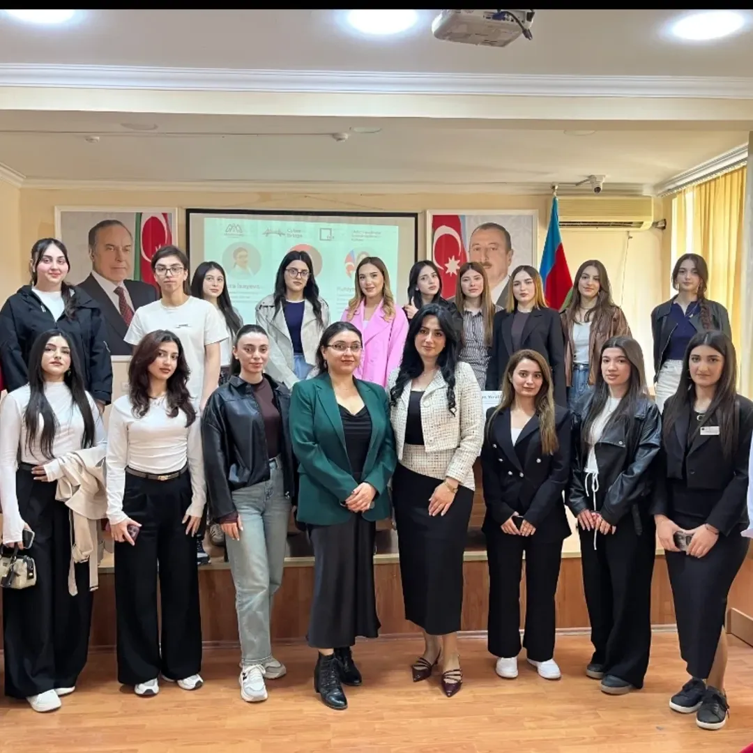 UNEC nəzdində Sosial-İqtisadi Kollecdə "CyberWoman Talk" tədbiri keçirilib